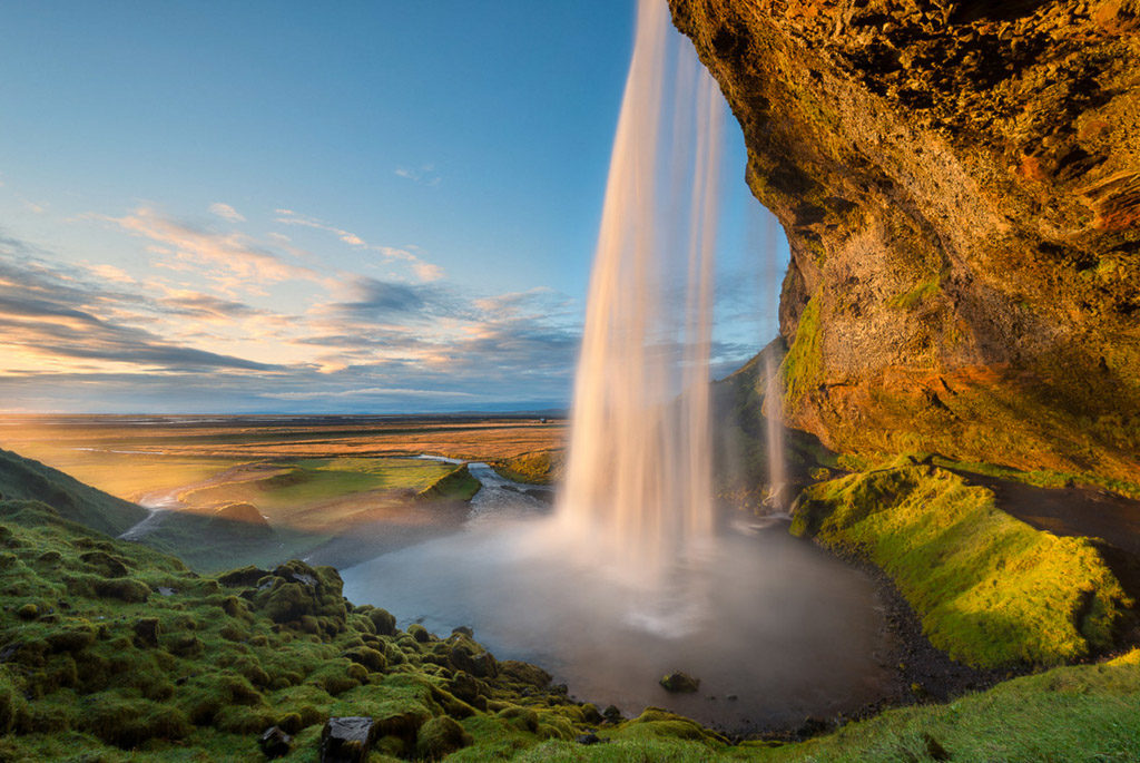Elia Locardi Photography Iceland Seljalandsfoss waterfall